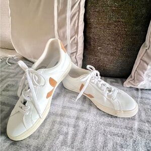 Veja Esplar Leather Sneakers